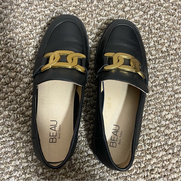 BEAU Today leather loafers with chain link detail - Picture 8 of 11